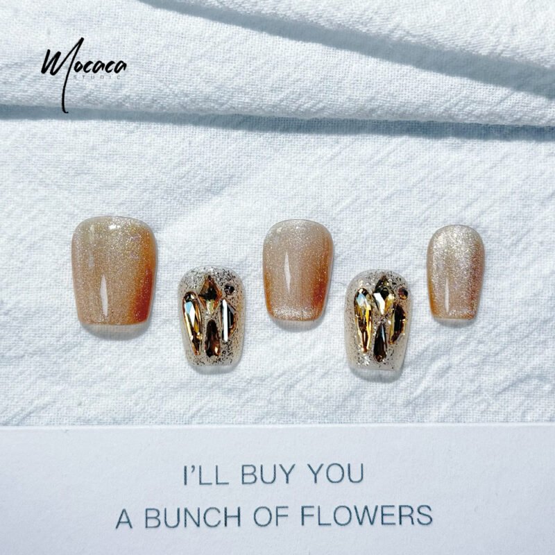 ã€ŒMOCACAã€Luxury Gold Press-On Nails - Sparkling Short Square False Nails with Diamond Accents - Image 2