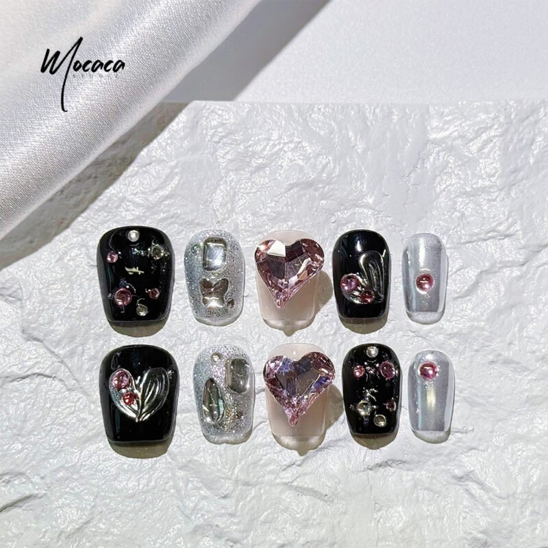 ã€ŒMOCACAã€Edgy Sweet Press-On Nails - Black & Silver Heart Design | Handmade Glue-On False Nails - Image 2