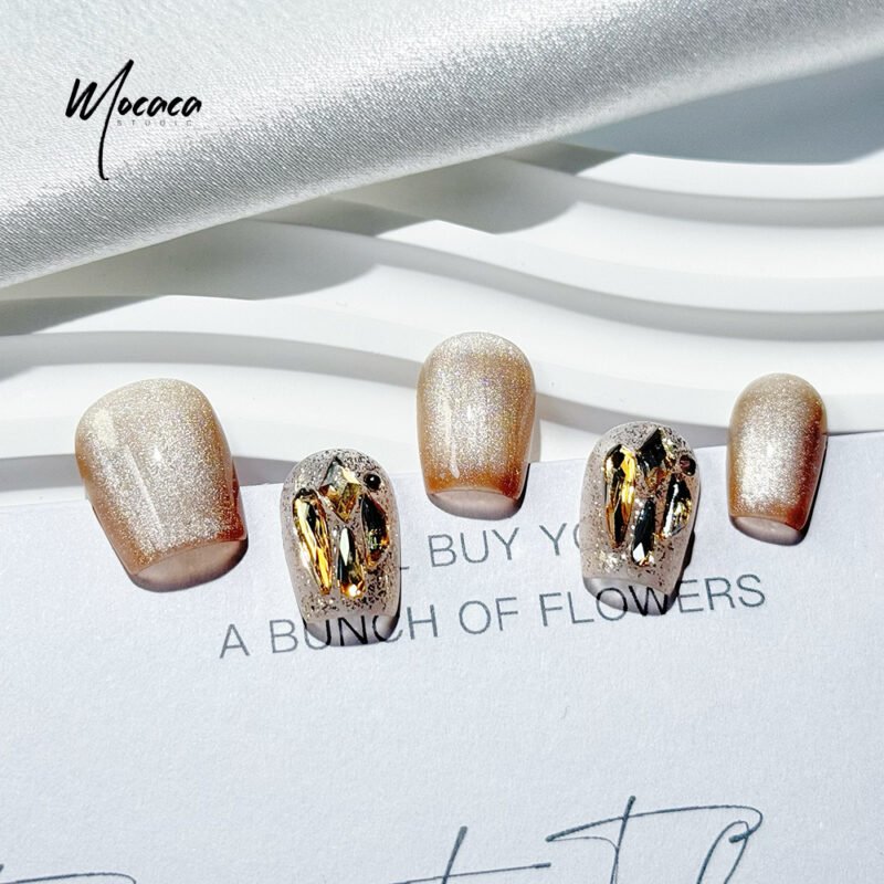 ã€ŒMOCACAã€Luxury Gold Press-On Nails - Sparkling Short Square False Nails with Diamond Accents - Image 3
